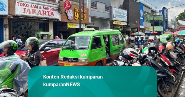 Kata Warga soal Pemusnahan Angkot Tua di Bogor