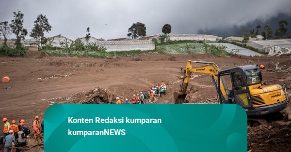 Foto: Upaya Pencarian Korban Longsor di Bandung Barat