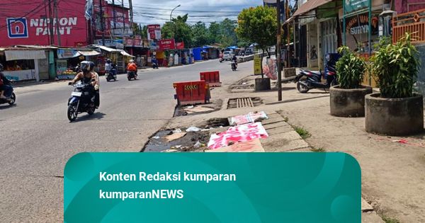 Melihat Jalan 'Maut' Dayeuhkolot Bandung