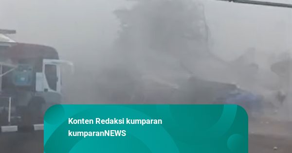 Hujan Angin Terjang Stadion Pakansari: Fasilitas Rusak hingga 1 Orang Luka