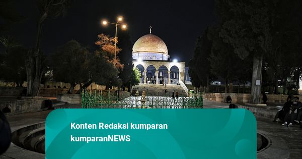 Masjid Al-Aqsa Dibuka Lagi setelah 40 Hari Ditutup Israel, Jemaah Menangis Haru
