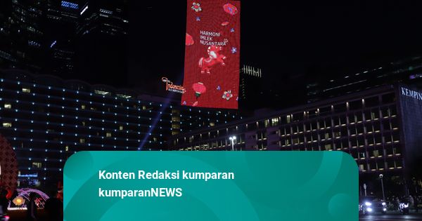 Foto: Flying Drone LED Meriahkan Langit Jakarta saat Perayaan Imlek 2026