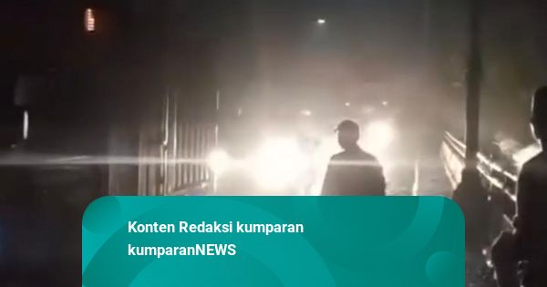 Jalan Cadas Pangeran Berhasil Sumedang Dibuka, Kendaraan Terjebak Dievakuasi