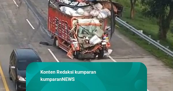 Truk Paket Tabrak Dump Truk di Tol Jombang-Mojokerto, Sopir dan Kernet Tewas