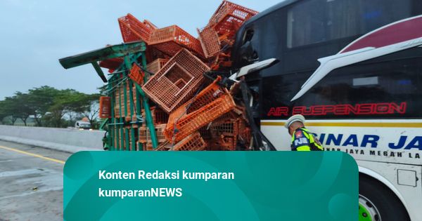 Tabrakan Beruntun Libatkan 3 Truk-1 Bus di Tol Nganjuk, 3 Orang Terluka
