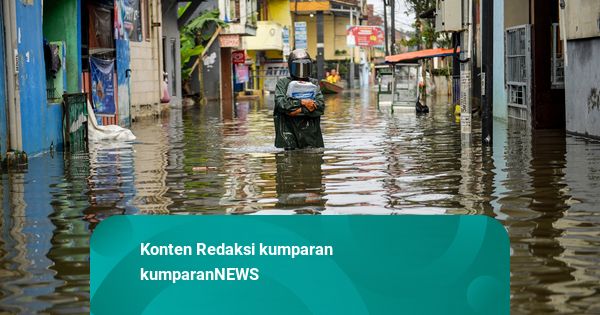 Foto: Banjir Rendam Dayeuhkolot, Bandung