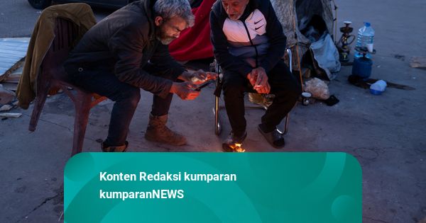 Foto: Kehidupan Warga Lebanon Bertahan di Kamp Darurat