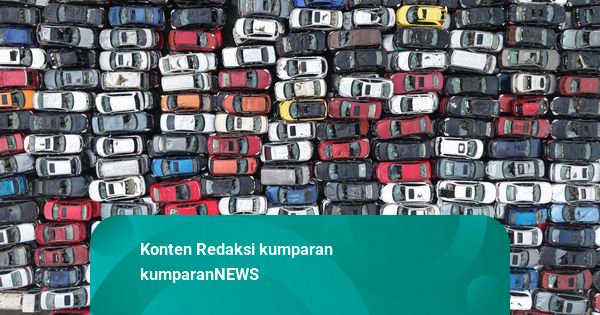 Foto: Ratusan Mobil Bekas Menumpuk di China