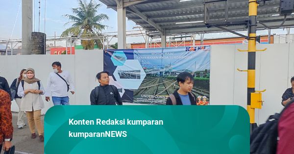 Foto: Penumpang Membludak di Stasiun Bogor Akibat Penutupan Sejumlah Peron