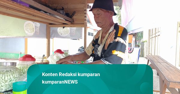 Cerita Pedagang Cendol di Kudus Menjaga Asa di Tengah Hujan