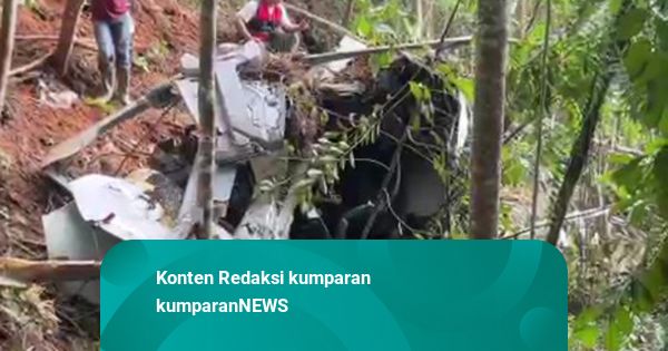 Helikopter PK-CFX Sempat Terbang Rendah Sebelum Tabrak Bukit Puntak di Kalbar