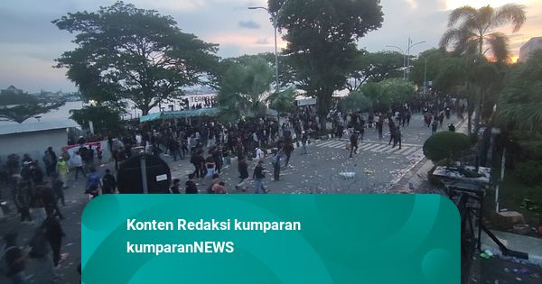 Polisi Amankan 11 Orang saat Demo Ricuh Gubernur Kaltim, 8 Dirawat di RS