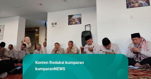 Petugas Haji Gelar Doa Bersama Jelang Jemaah Kloter Pertama Tiba di Madinah