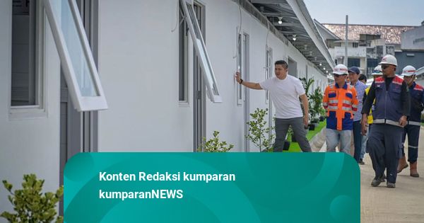 Seskab Teddy Cek Pembangunan Hunian untuk Warga Bantaran Rel Senen