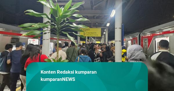 Ada Tabrakan Kereta, KRL Arah Bekasi-Cikarang Hanya Sampai Stasiun Cakung