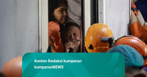 9 Jam Evakuasi Korban KA vs KRL di Bekasi Timur: Korban Selamat Masih Terjepit