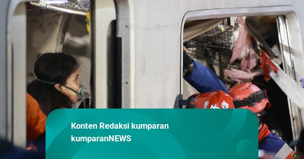 Cerita Korban 10 Jam Terjepit di KRL: Tidur di Atas Orang-Lihat Korban Jiwa