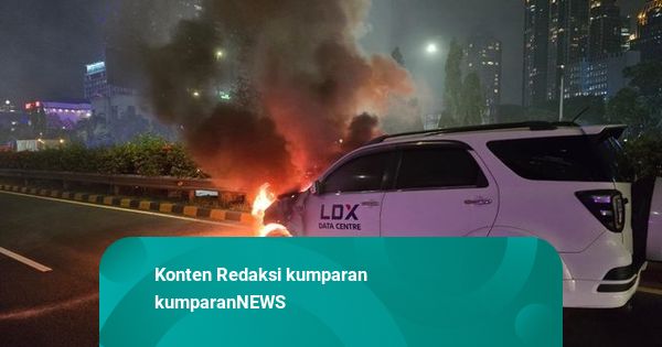 Mobil Terbakar di Tol Dalam Kota, Lalu Lintas Arah Cawang Macet