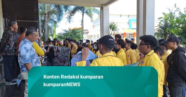 5 Bulan Tak Ada Perkuliahan, Kampus di Sidoarjo Didemo Mahasiswa