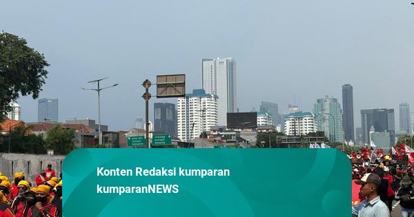 Massa Aksi May Day 2026 Padati DPR, Desak RUU Ketenagakerjaan Segera Dibahas