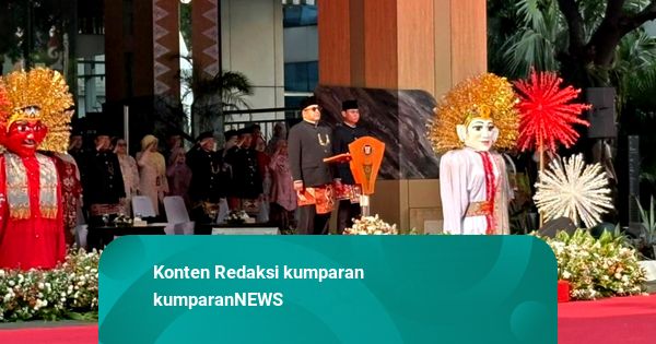 Wagub DKI Pimpin Upacara Hardiknas: Tak Boleh Ada Anak Tertinggal karena Keadaan