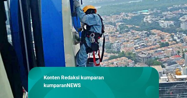Cerita Ardi, Gondolaman yang Menggantung Nyawa dan Harapan di Langit Jakarta