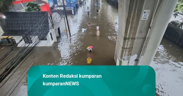 Banjir di Jalan Ciledug Raya, Jaksel: Tinggi Air Capai 100 Cm, Mobil Terendam