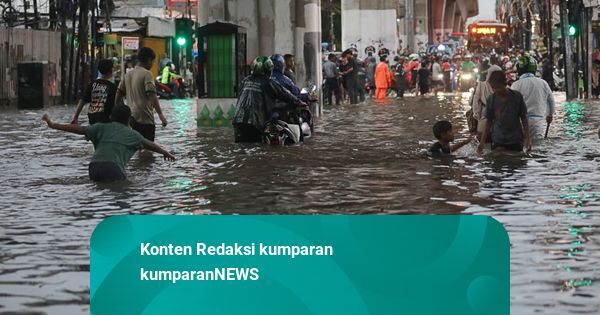 Saat Hujan Deras Guyur Jakarta-Bogor, Banjir Lumpuhkan Jalan hingga KRL