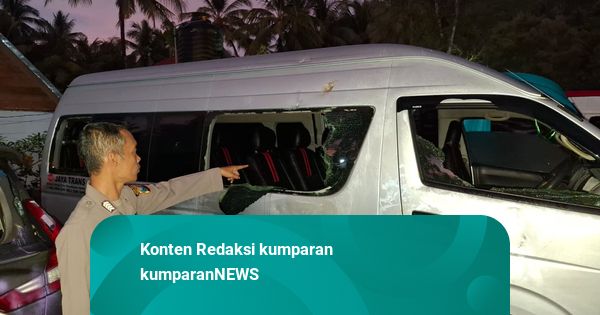 Rombongan Wisatawan Diserang OTK di Pantai Malang: Mobil Dicoret, 6 Terluka