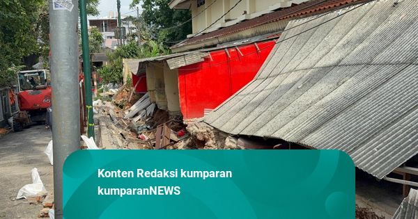 Tembok SDN Tebet Barat 08 Jaksel Roboh, Siswa Belajar Daring Sementara