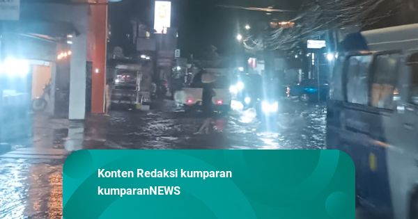Dampak Hujan Deras: Air Genangi Jalan Kahfi di Jagakarsa, Jaksel