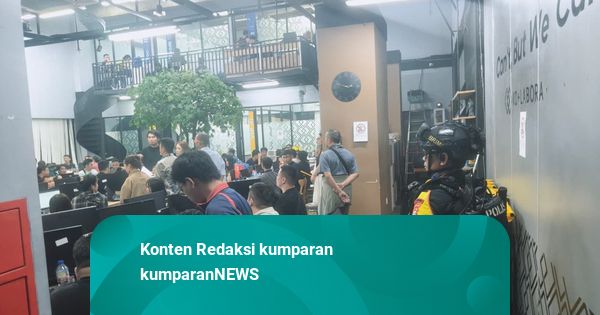 Foto: Penampakan Sindikat Judol Jaringan Internasional yang Digerebek Polisi