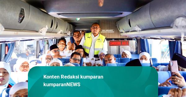 Andre Rosiade Lepas Kloter Terakhir Jemaah Haji Sumbar, Bagikan Uang 100 Riyal