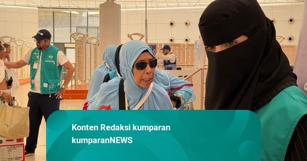 Saat Mawar dan Cokelat Sambut Jemaah Haji RI di Jeddah