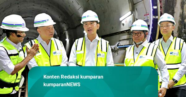 Tinjau MRT Harmoni, Gibran Sebut Progres Pembangunan Berjalan Baik