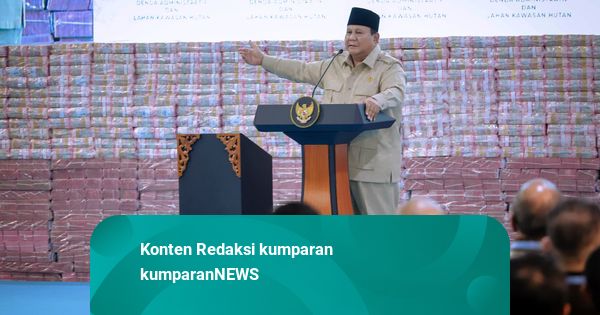 Foto: Prabowo Saksikan Penyerahan Gunungan Uang dari Satgas PKH
