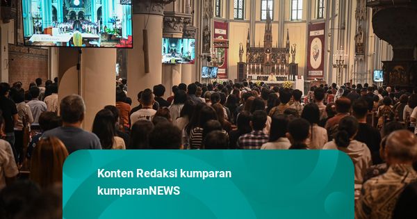 Foto: Khidmat Ibadah Misa Kenaikan Yesus Kristus di Gereja Katedral
