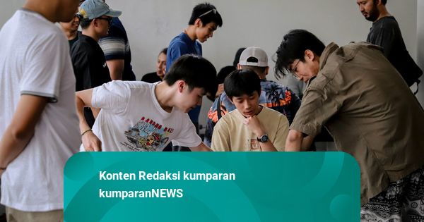 Foto: Aksi Komunitas Adu Beyblade di M Bloc, Jakarta