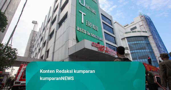 Foto: Kebakaran Melanda RSUD Dr Soetomo, 1 Pasien Meninggal Dunia