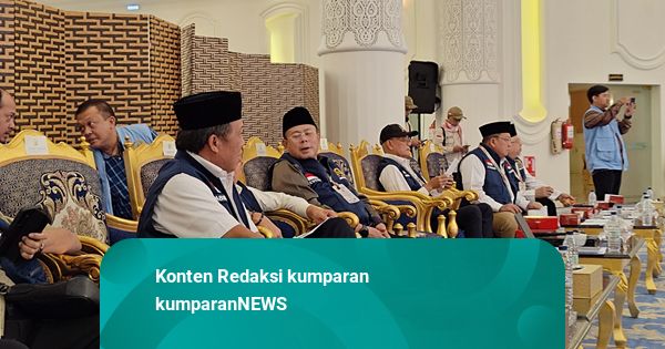 Timwas DPR Raker Bareng Menhaj hingga Raffi Ahmad di Makkah, Bahas Puncak Haji