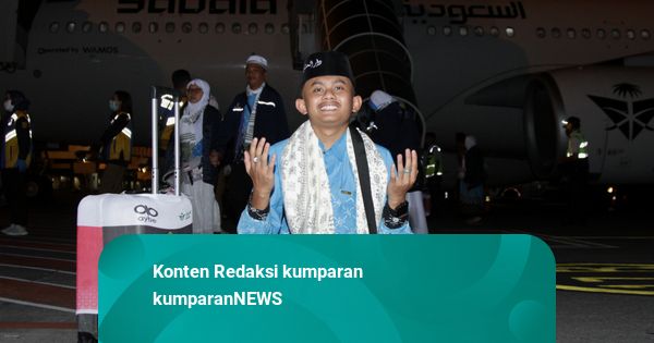 Foto: Jemaah Haji Kloter Pertama Tiba di Tanah Air