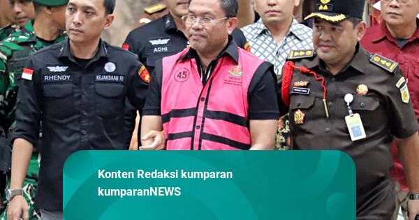 Foto: Dadan BGN Dkk Berompi Pink Tahanan Kejagung