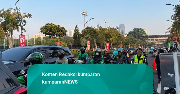 Kondisi Lalu Lintas di Sekitar GBK: Kendaraan Padat di Area Masuk Gate 10
