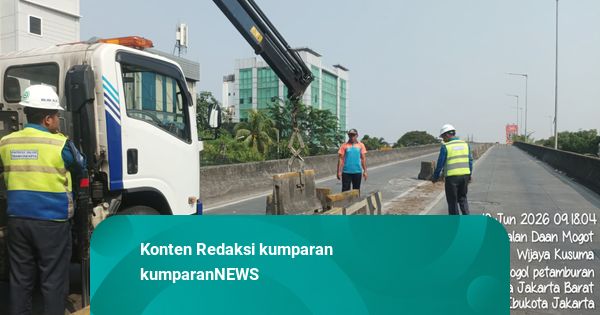 Truk Terguling di Daan Mogot Jakbar: Lalin Macet, Evakuasi Masih Berlangsung