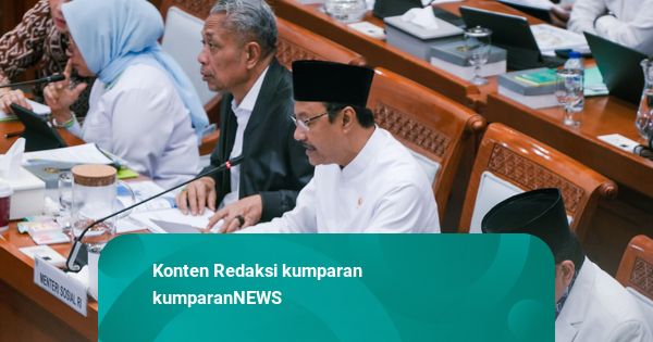 Kemensos Demonstrasikan Digitalisasi Bansos di Hadapan DPR