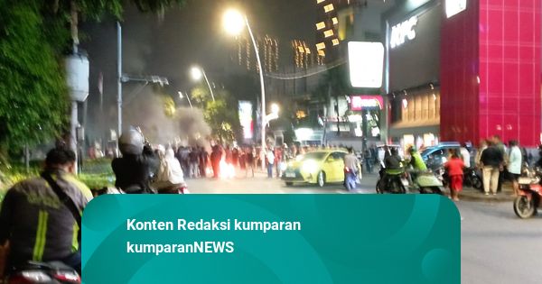 Sekelompok Massa Berunjuk Rasa di Cikini Raya, Lalu Lintas Sempat Terganggu