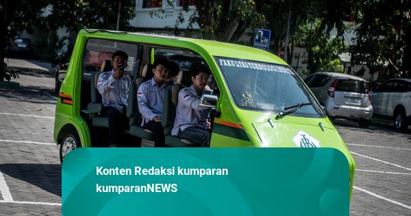 Foto: Mahasiswa Unissula Kembangkan Mobil Listrik Bertenaga Surya