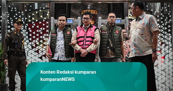 Foto: Bos Vendor Penyedia Sepeda Motor Listrik MBG Ditahan Kejagung