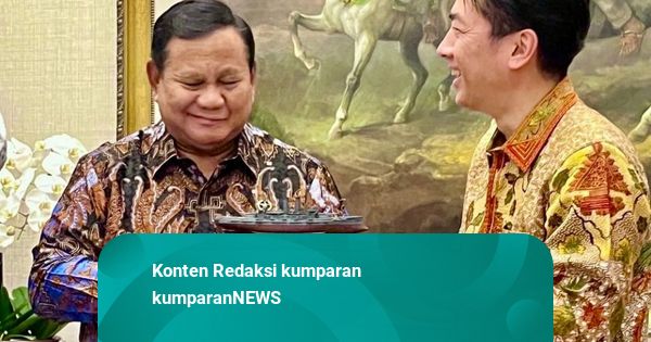 Menhan Jepang Temui Prabowo, Beri Replika Kapal Perang Mikasa