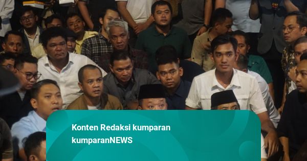 Momen Mahasiswa Masuk dan Bubarkan Diskusi Nusron-Sudaryono-Budiman di UGM